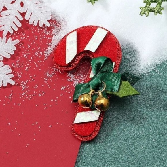 Christmas Cane Design Brooch New - Picture 1 of 2